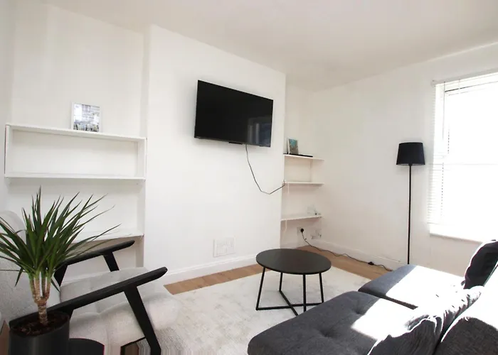 Cosy Two Bed In St Pauls Sleeps 4 Apartman