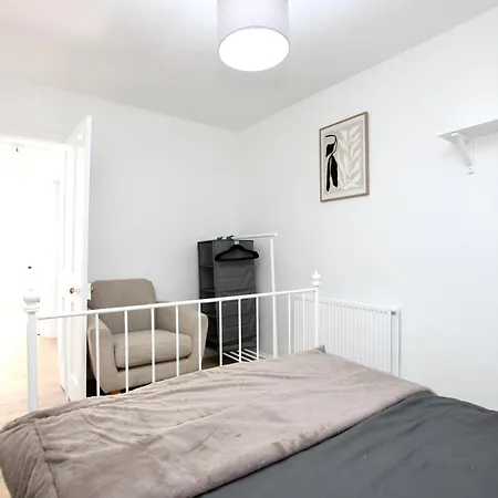 Cosy Two Bed In St Pauls Sleeps 4 * בריסטול