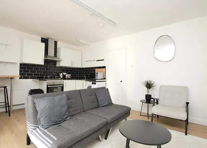 Cosy Two Bed In St Pauls Sleeps 4 * Bristol